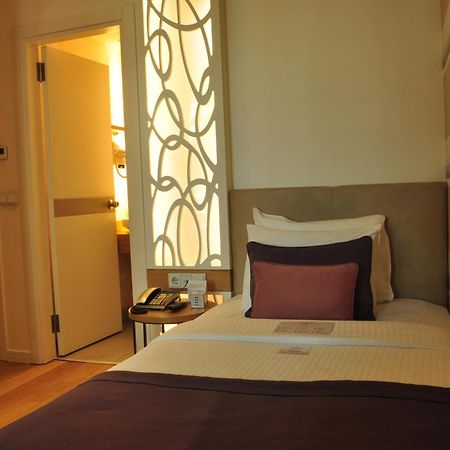 Wes Hotel コジャエリ 部屋 写真
