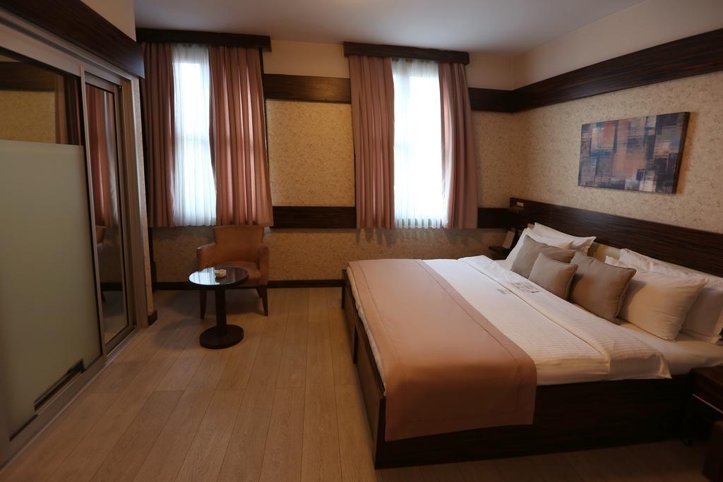 Wes Hotel コジャエリ エクステリア 写真